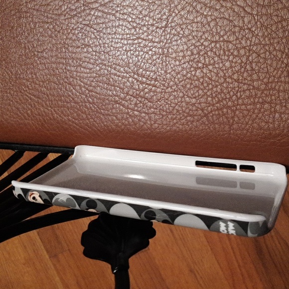 Mickey Mouse hard snap case for iPhone 5/5s/SE in VGUC - Picture 6 of 7